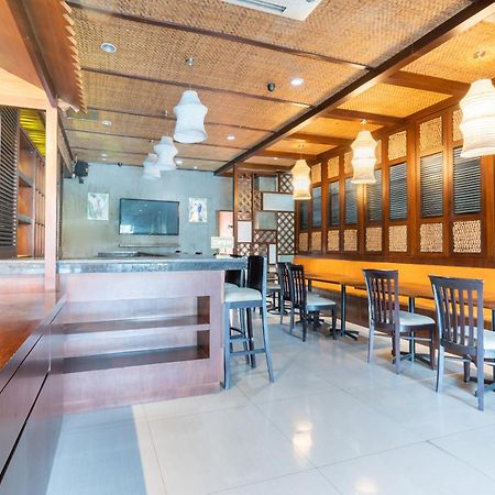 Super Oyo Flagship 91863 Metro House Ξενοδοχείο Σουραμπάγια Εξωτερικό φωτογραφία