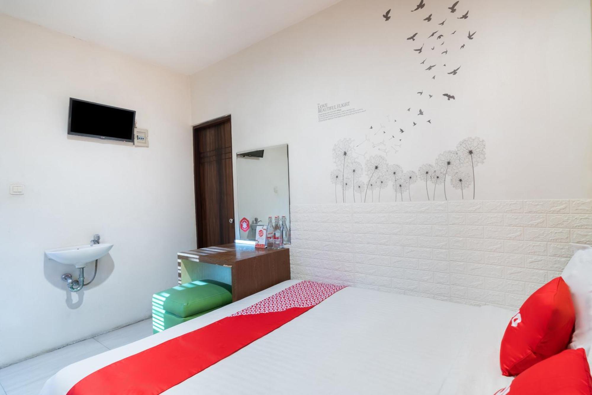 Super Oyo Flagship 91863 Metro House Ξενοδοχείο Σουραμπάγια Εξωτερικό φωτογραφία