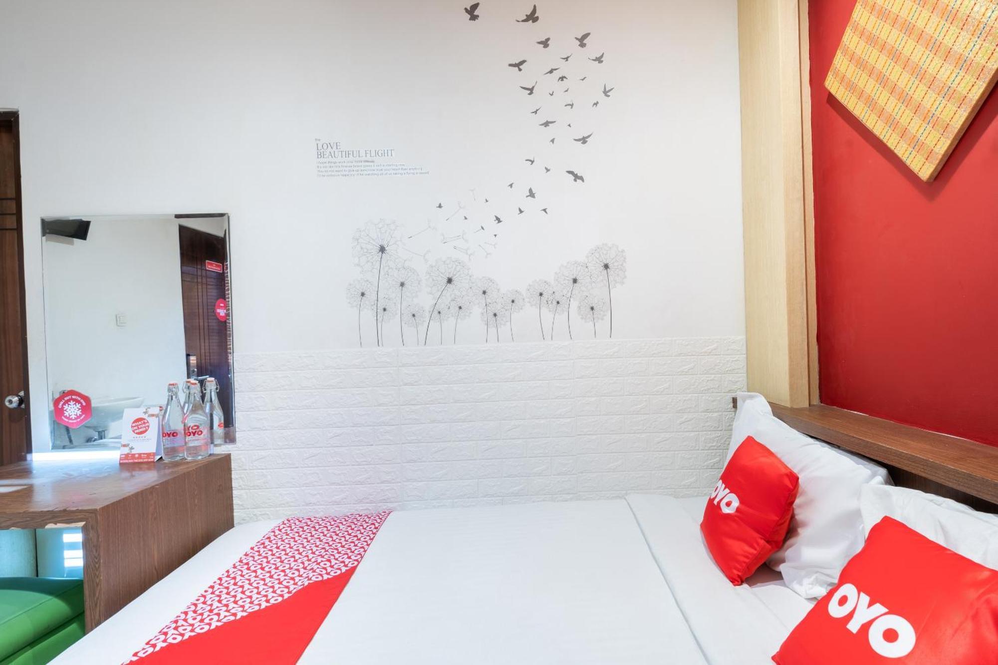 Super Oyo Flagship 91863 Metro House Ξενοδοχείο Σουραμπάγια Εξωτερικό φωτογραφία