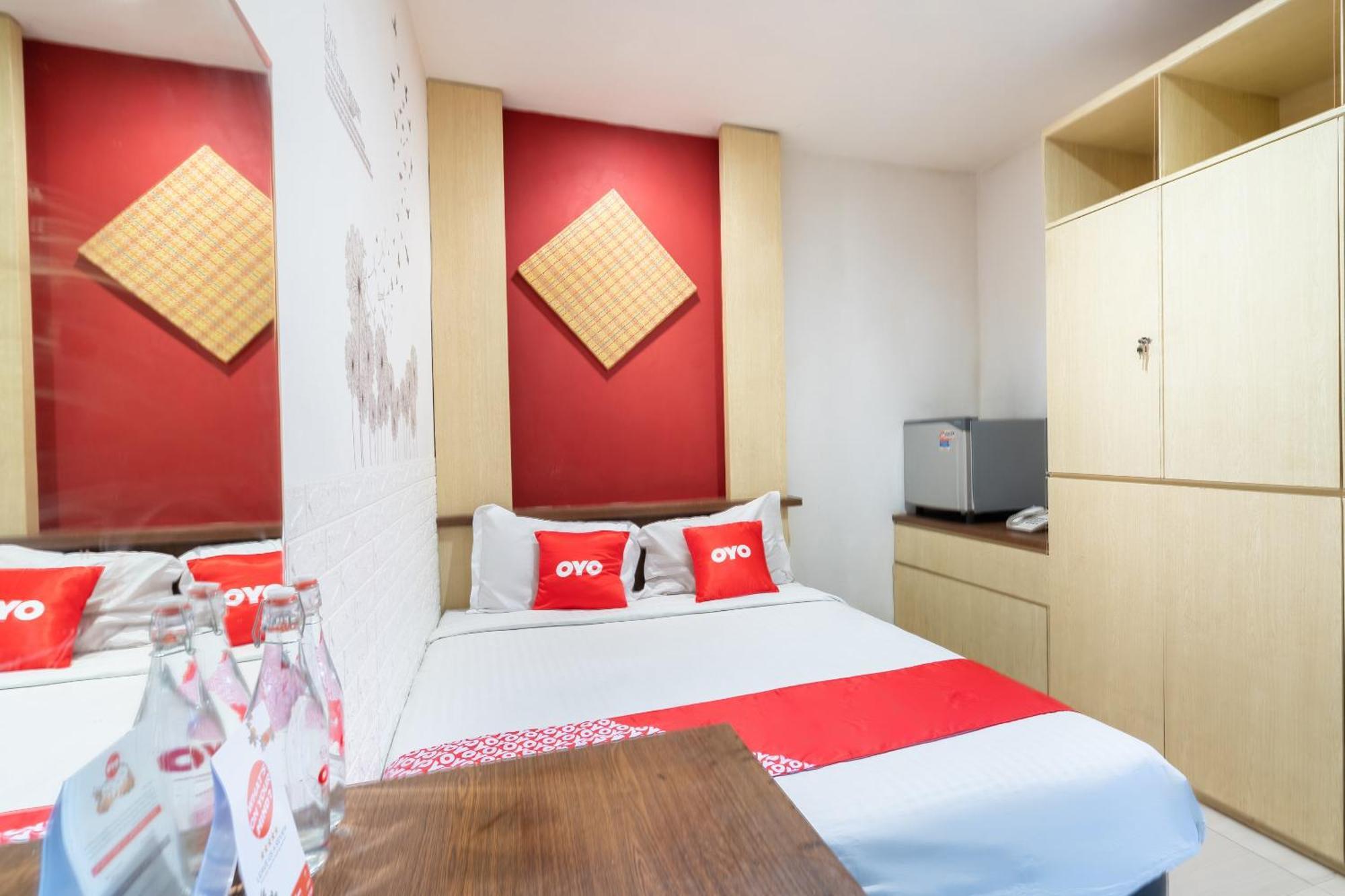 Super Oyo Flagship 91863 Metro House Ξενοδοχείο Σουραμπάγια Εξωτερικό φωτογραφία
