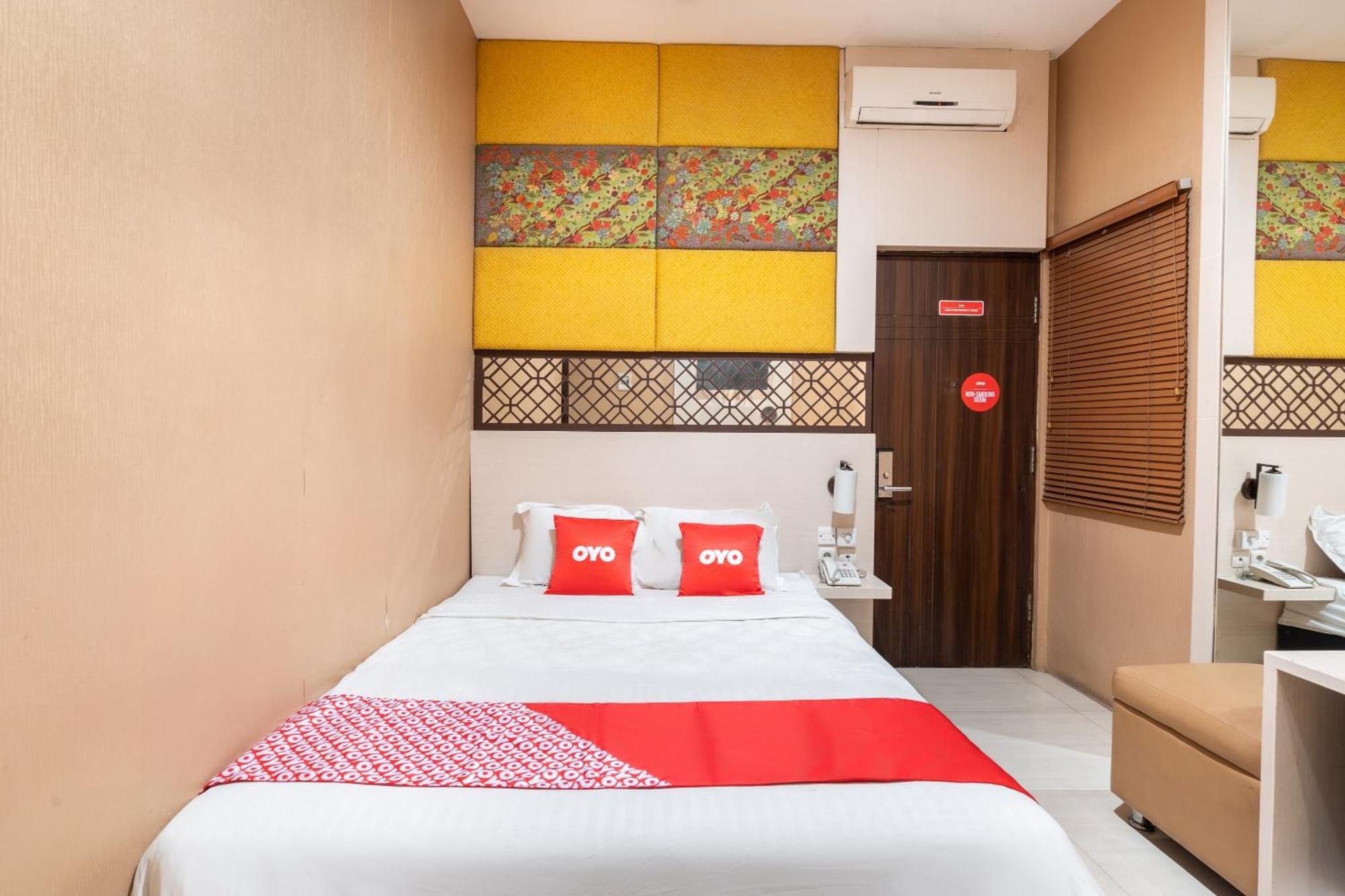 Super Oyo Flagship 91863 Metro House Ξενοδοχείο Σουραμπάγια Εξωτερικό φωτογραφία