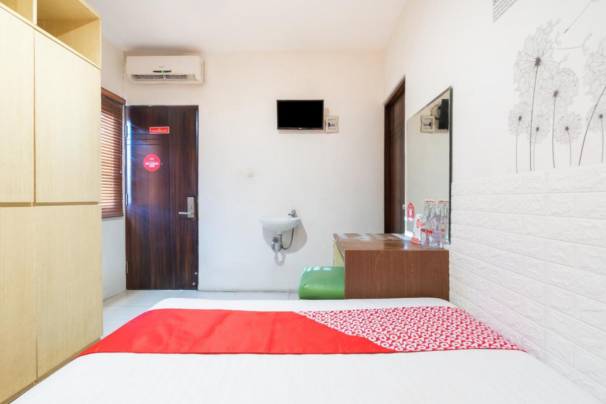 Super Oyo Flagship 91863 Metro House Ξενοδοχείο Σουραμπάγια Εξωτερικό φωτογραφία