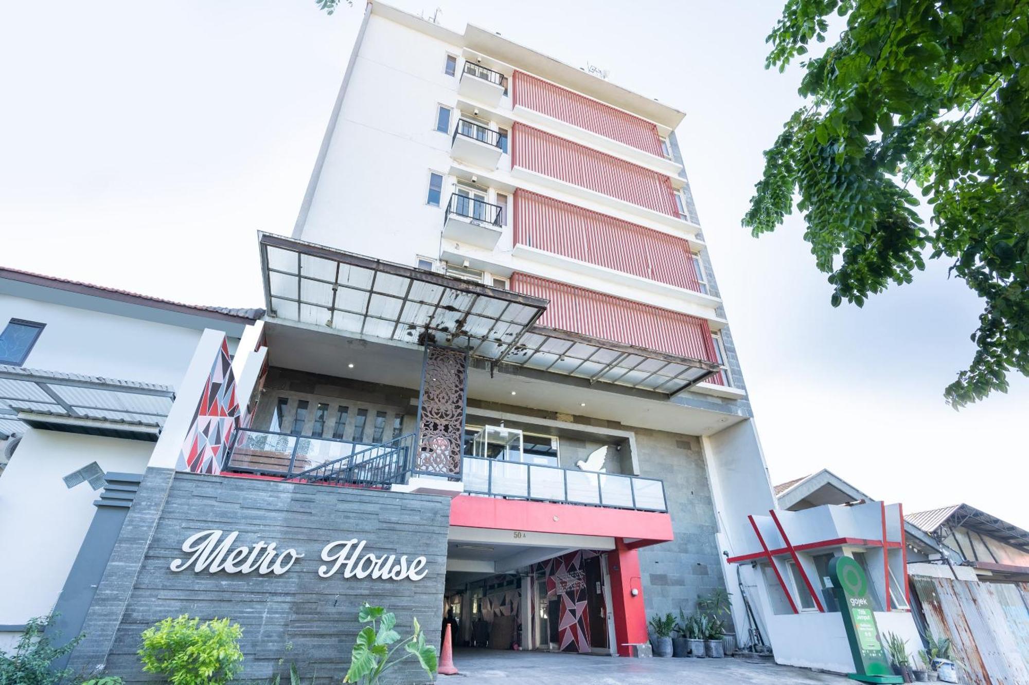 Super Oyo Flagship 91863 Metro House Ξενοδοχείο Σουραμπάγια Εξωτερικό φωτογραφία